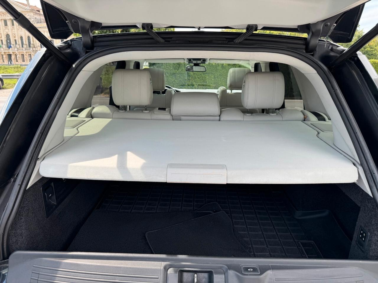 Land Rover Range 4.4 SDV8 Vogue LWB