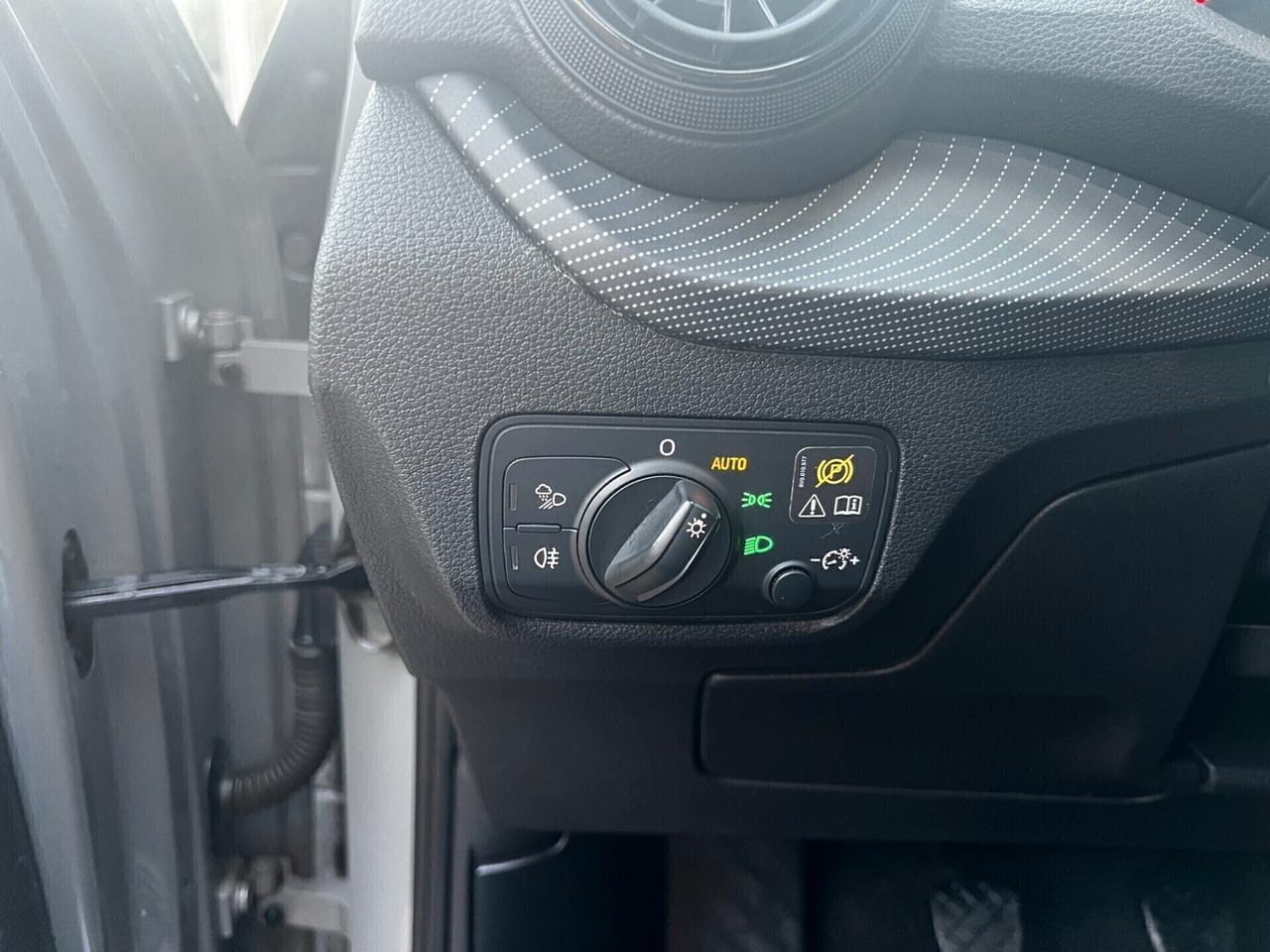 Audi Q2 1.6 TDI-S Line-Modello Edition