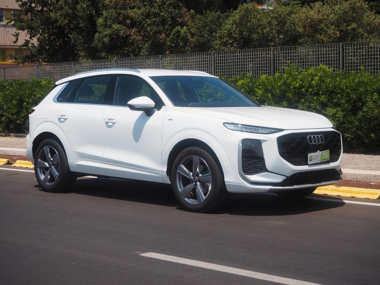 Audi Q3 TFSI 110 kW mHEV S tronic Line edition