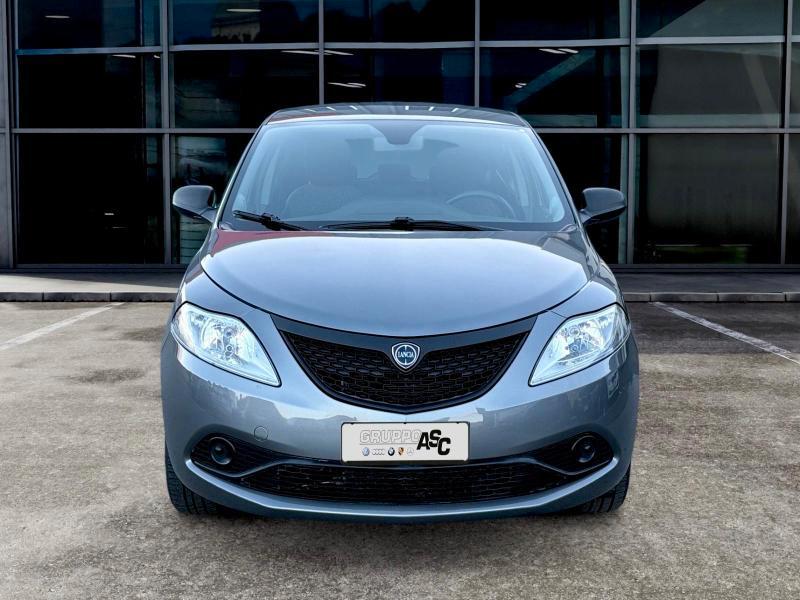 Lancia Ypsilon 5 Porte 1.0 hybrid Gold s&s 70cv ADATTA NEOPATENTATI