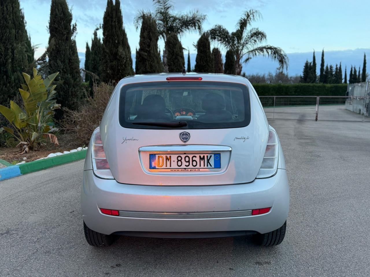 Lancia Ypsilon 1.3 MJT 75 CV (55kw)
