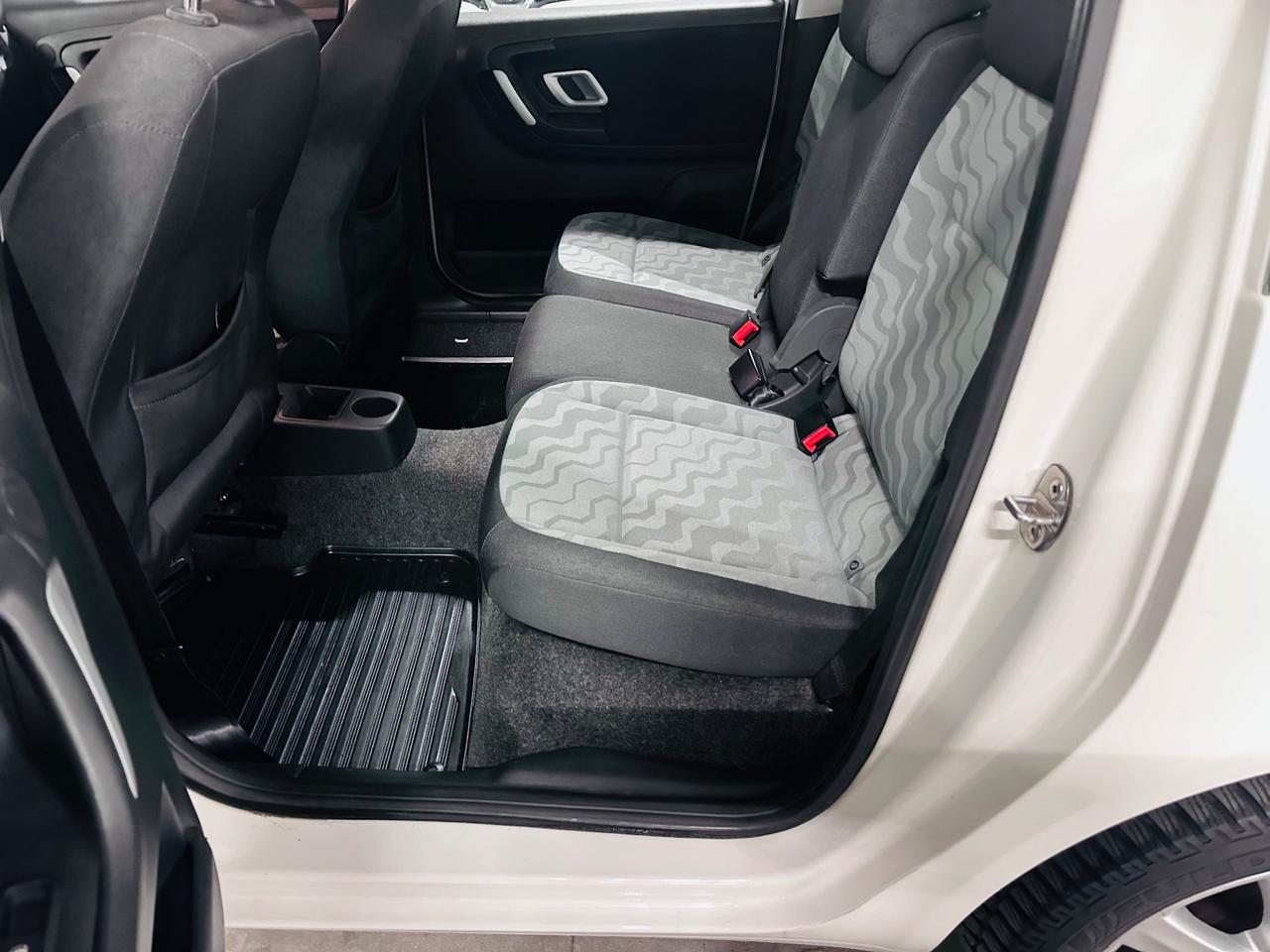 Skoda Roomster 1.2 GPL 86CV Style