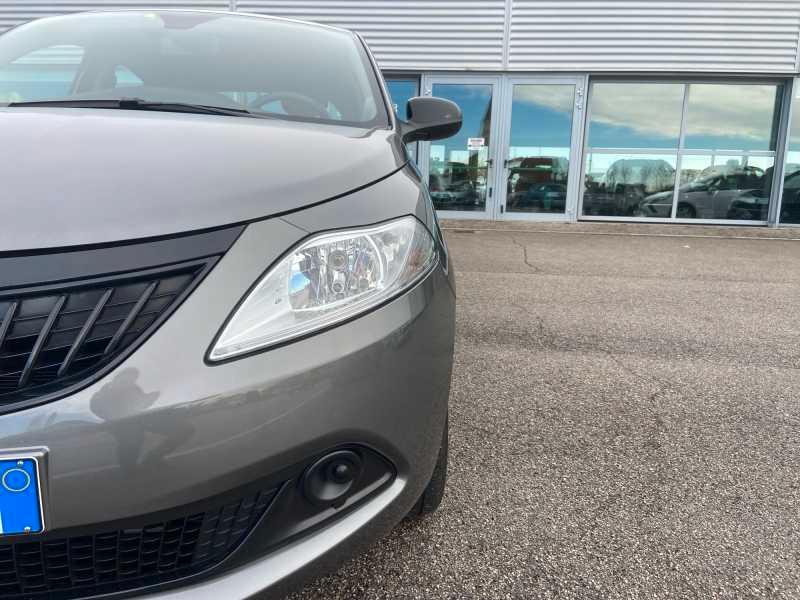 LANCIA Ypsilon 1.0 firefly hybrid Silver s&s 70cv