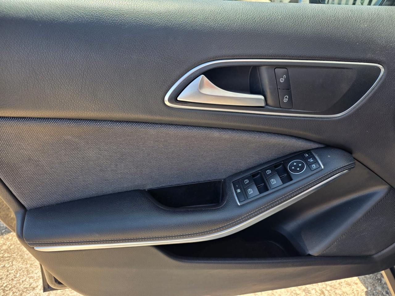 Mercedes-benz GLA 180D Premium Euro 6