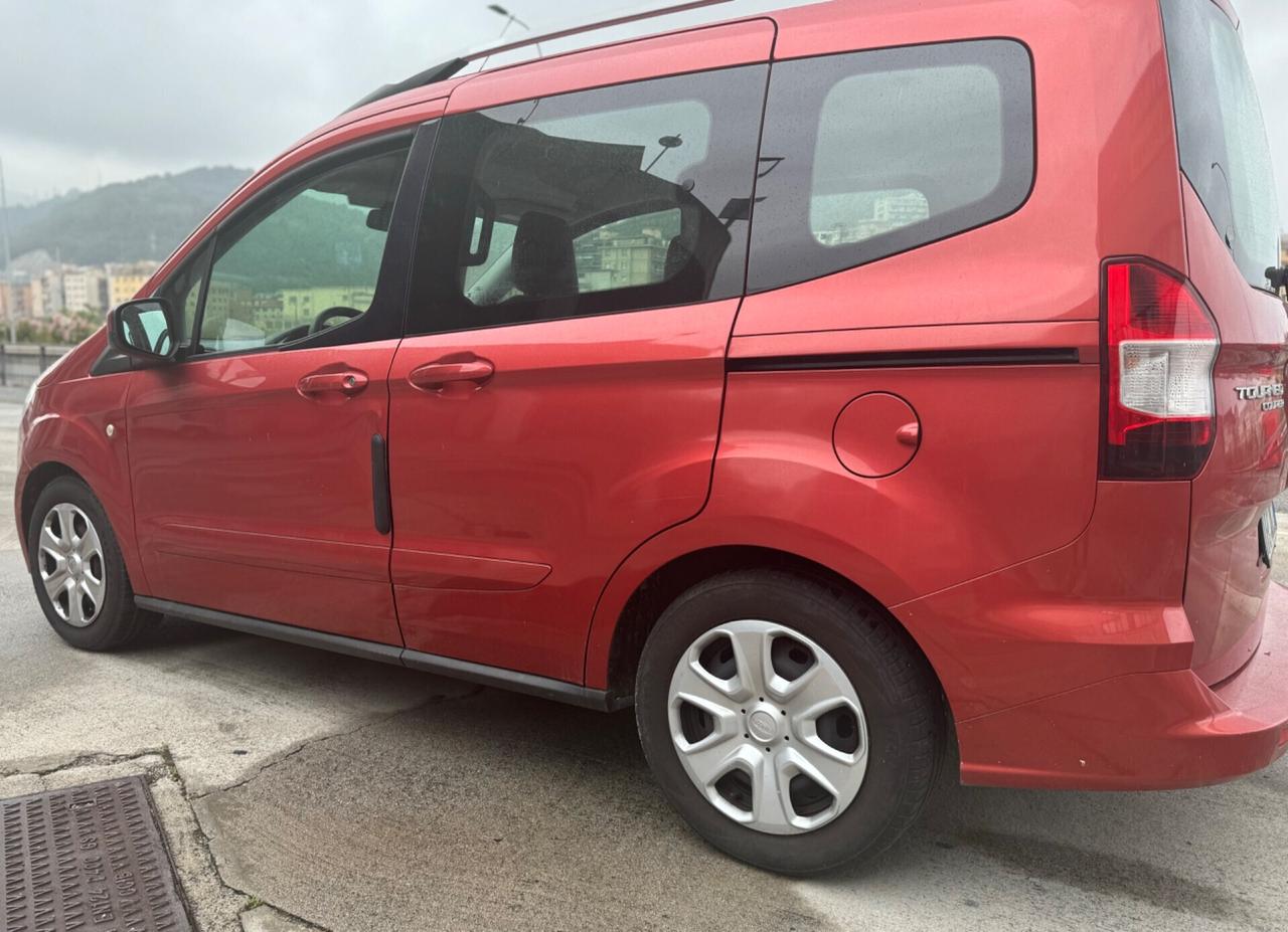 Ford Tourneo Courier 1.0 EcoBoost Titanium 2016