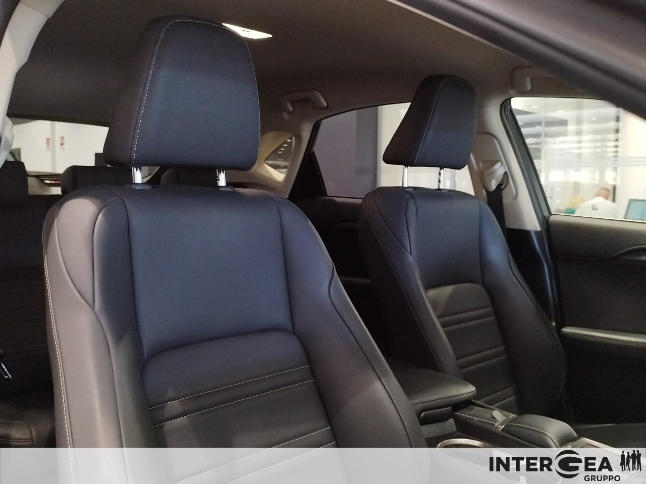 LEXUS NX 300h 2.5 Premium 4wd cvt