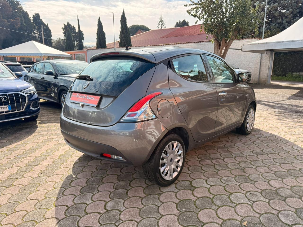 LANCIA Ypsilon Hybrid 1.0 Benz. 70CV Silver - 2022