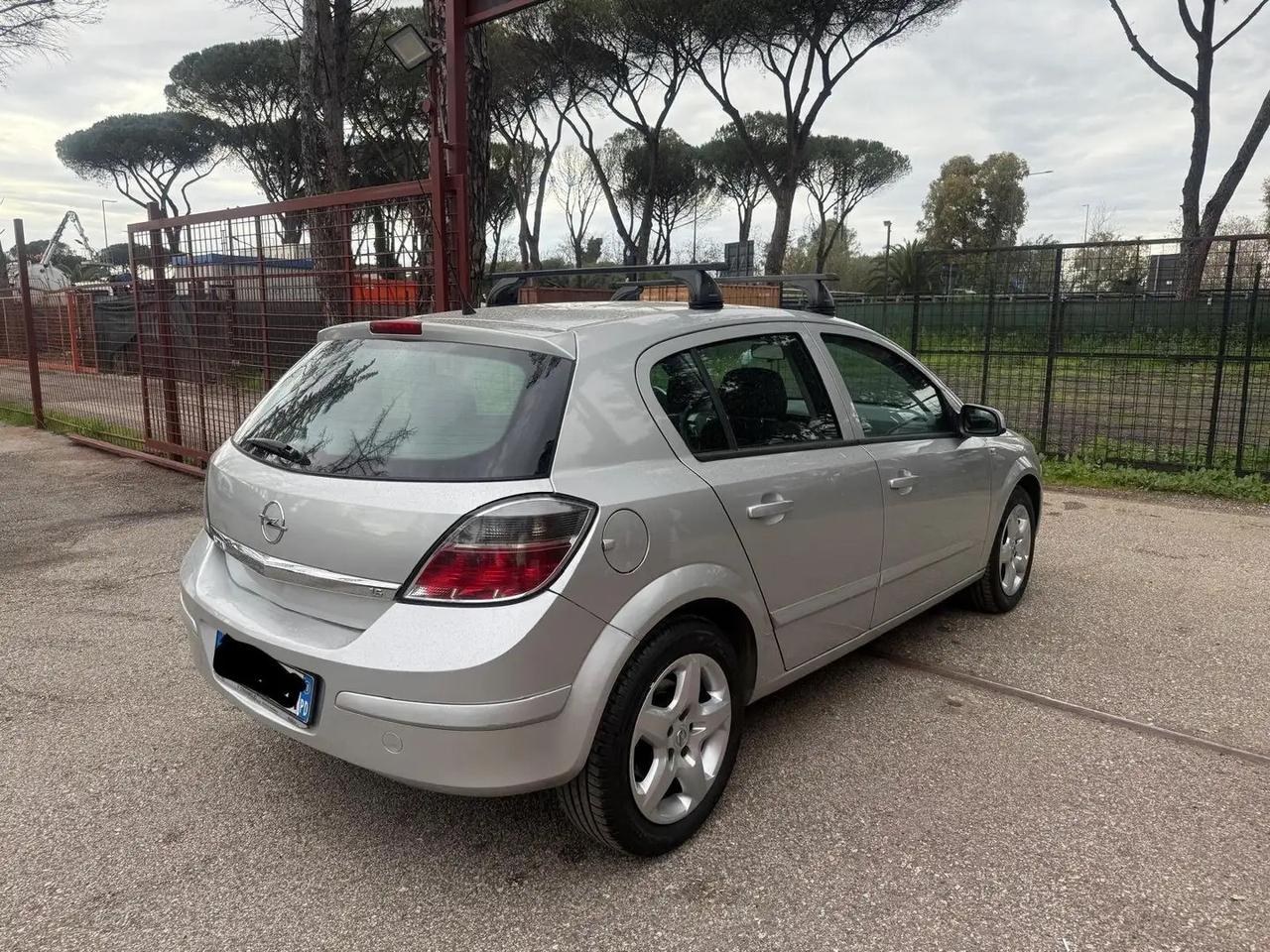 Opel Astra 1.6 16V VVT 5 porte Cosmo