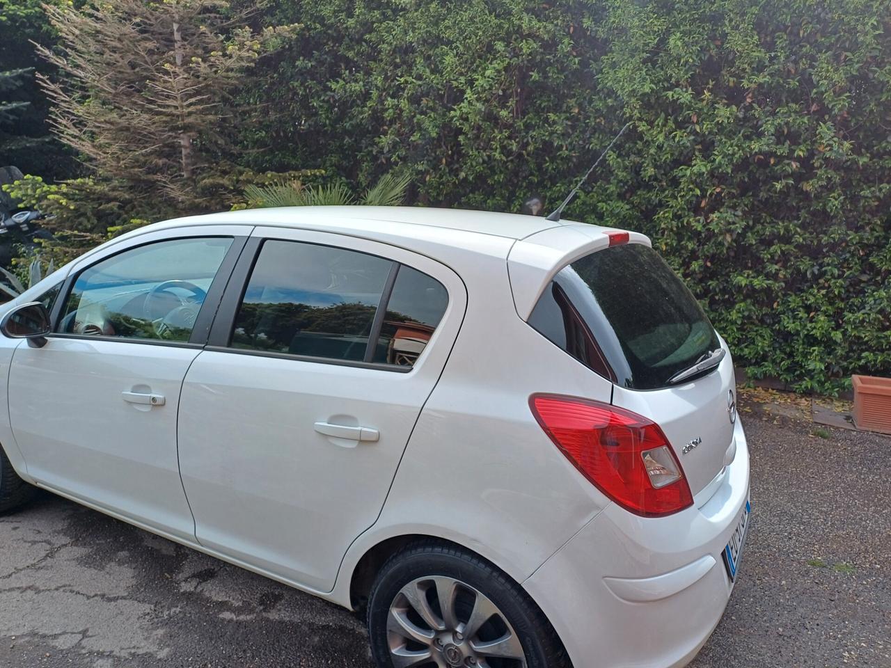 Opel Corsa 1.2 85 CV 5 porte anche Neopatentati Euro 5