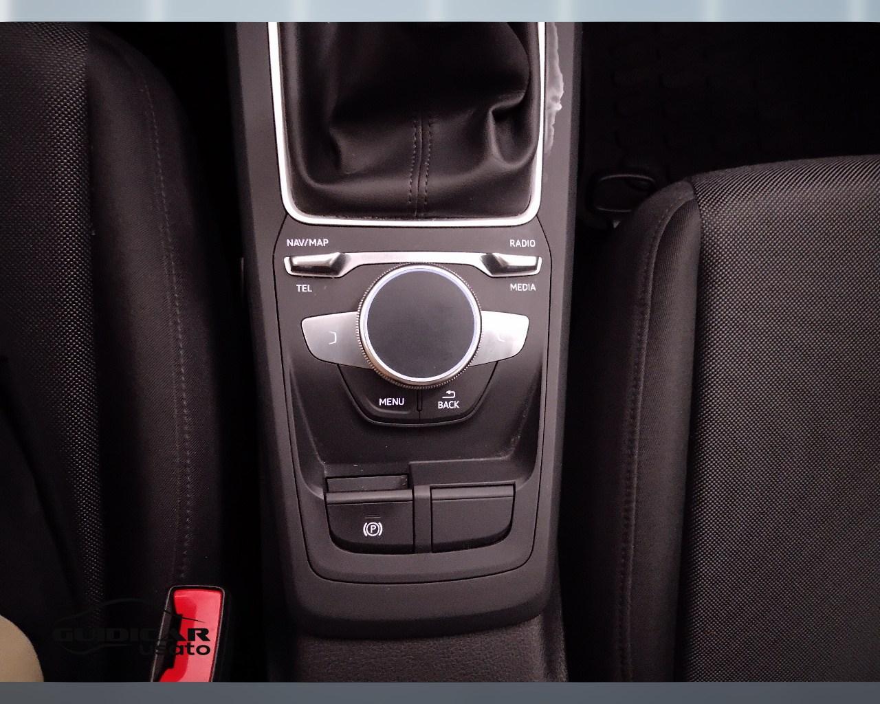 AUDI Q2 I 2021 - Q2 30 2.0 tdi Business