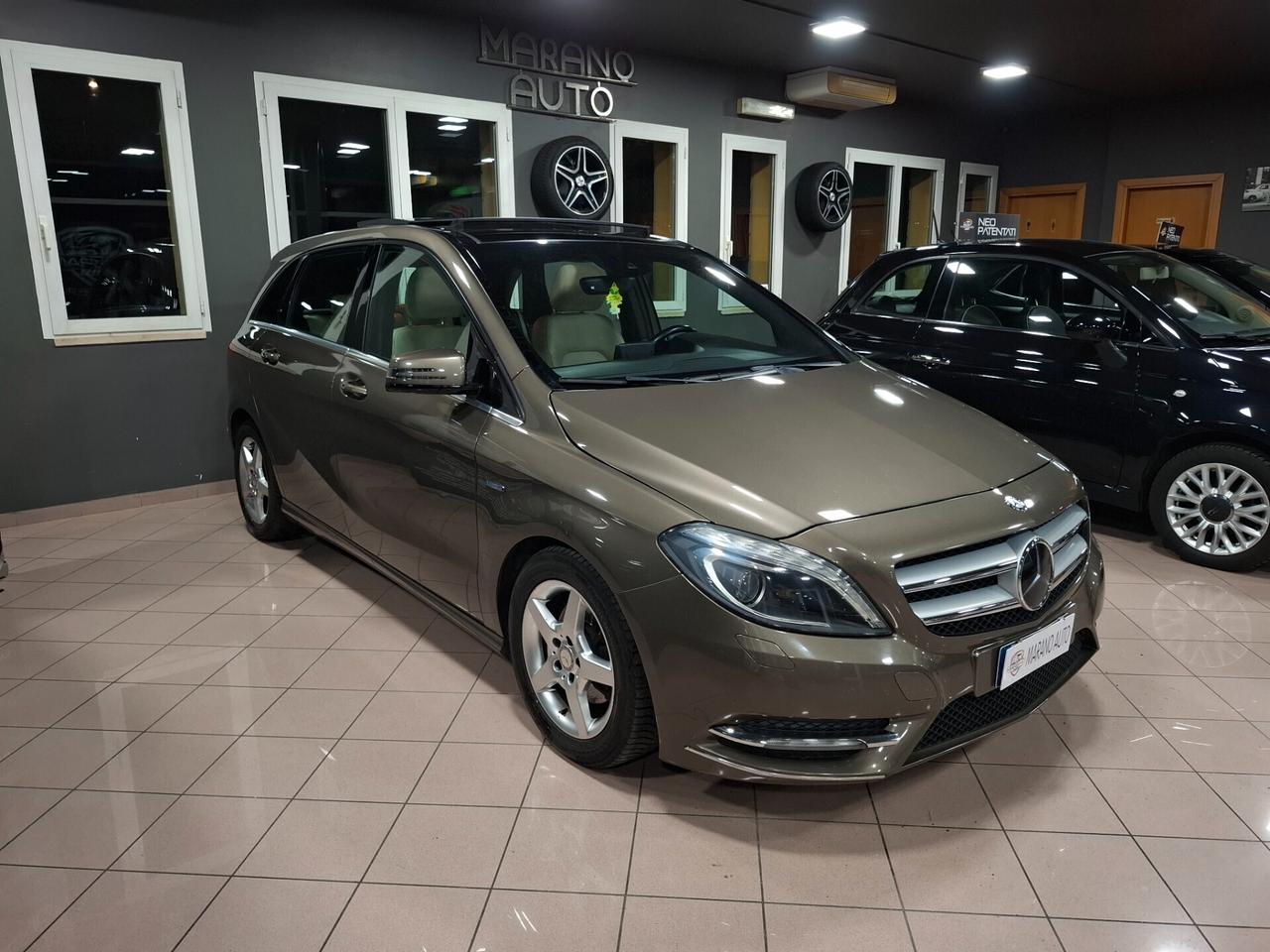 Mercedes B 180 Premium-Tetto-Neopatentato