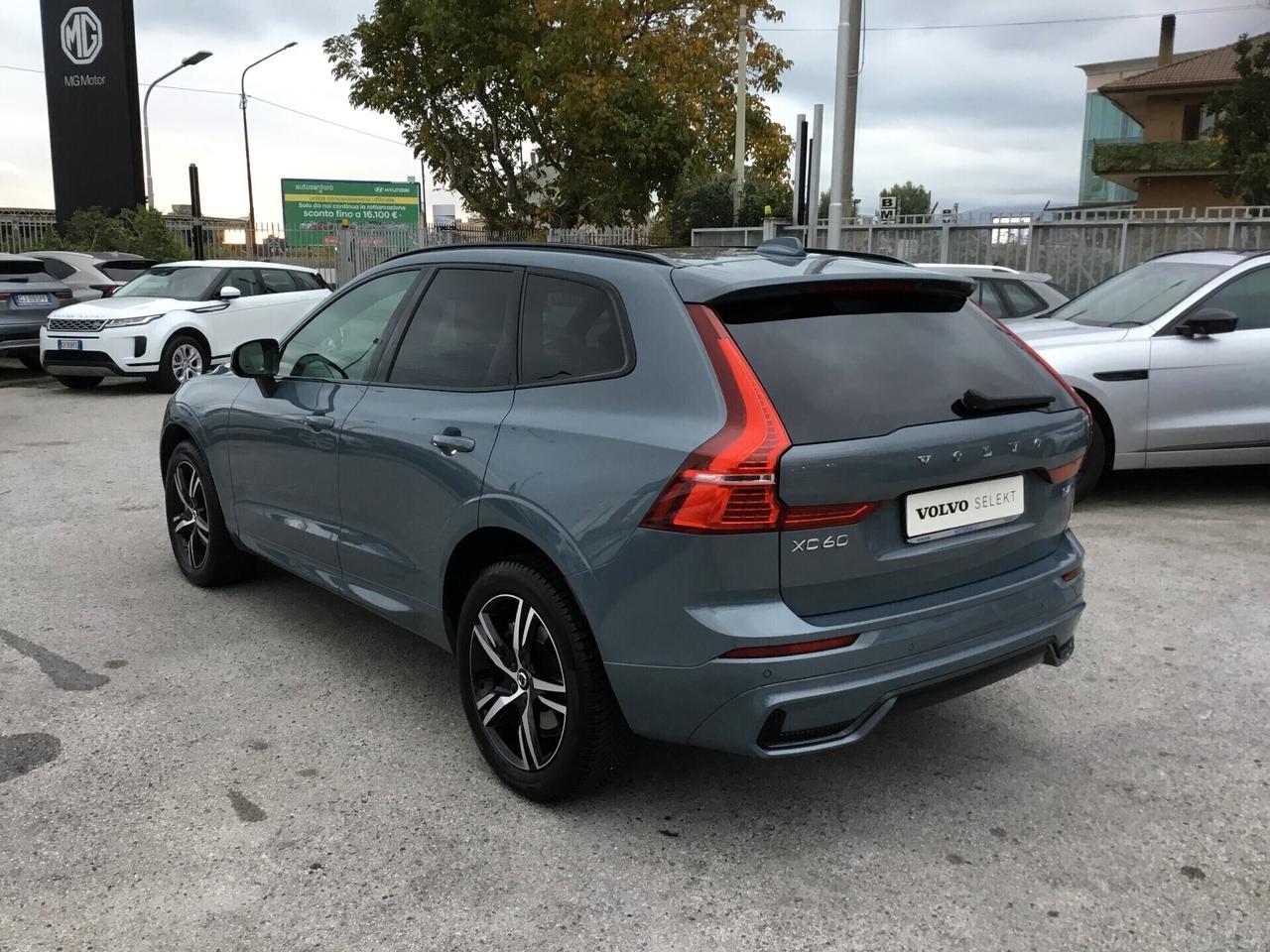 Volvo XC 60 B4 (d) AWD Geartronic R-design Cambio Automatico