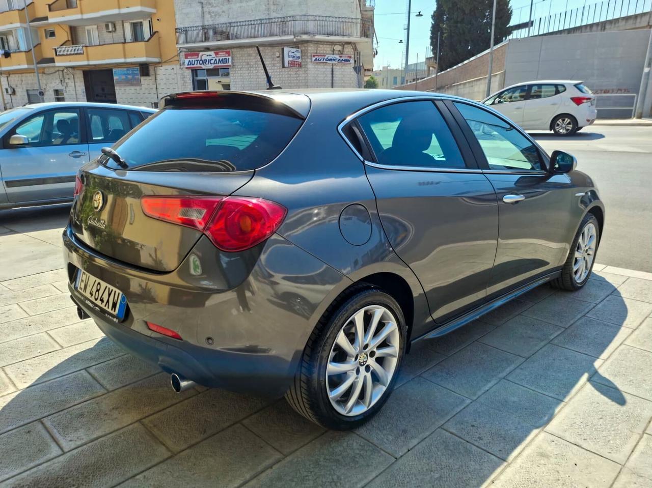 Alfa Romeo Giulietta 2.0 JTDm-2 140cv Distinctive 2013
