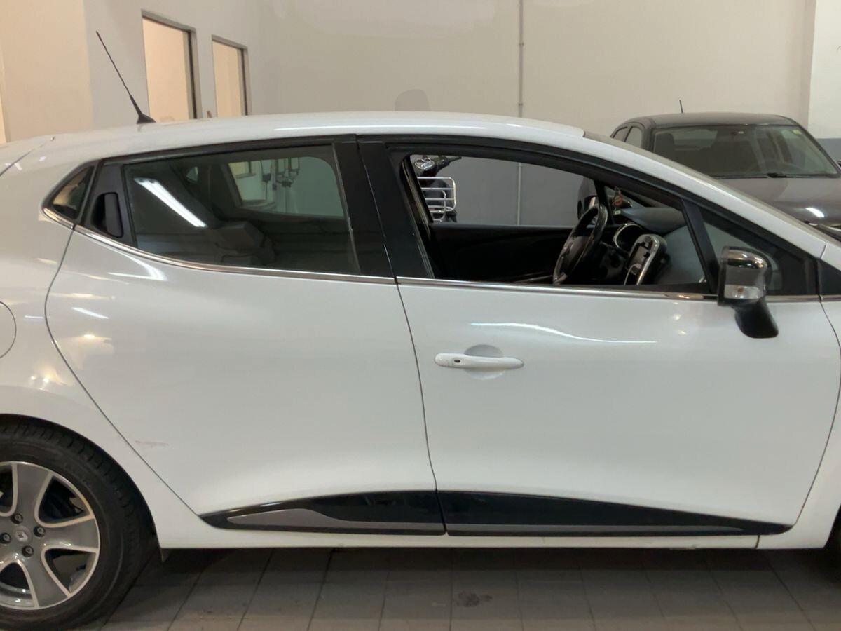 Renault Clio 1.2 75CV 5 porte Costume National