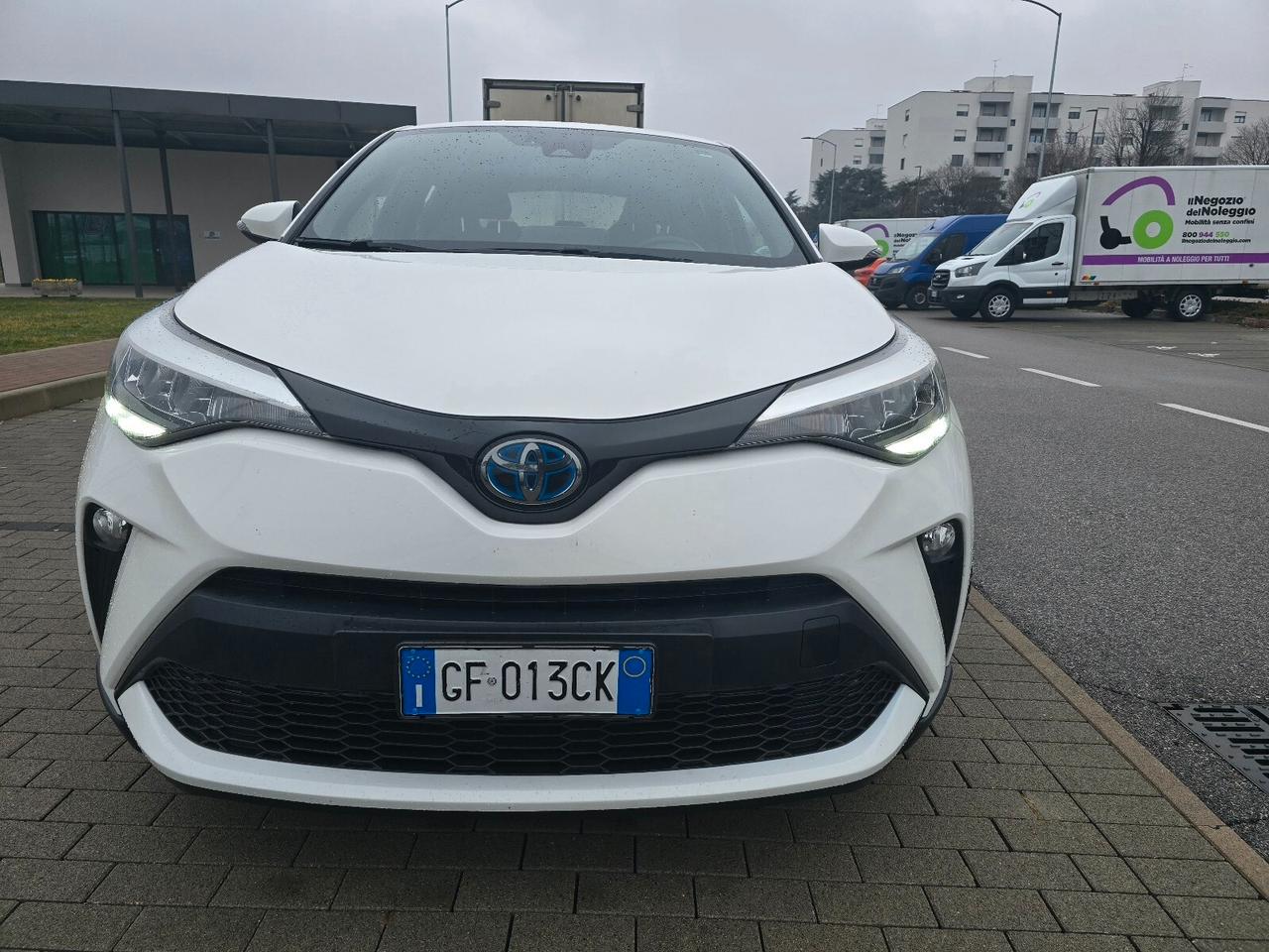 Toyota C-HR 1.8 Hybrid E-CVT Business