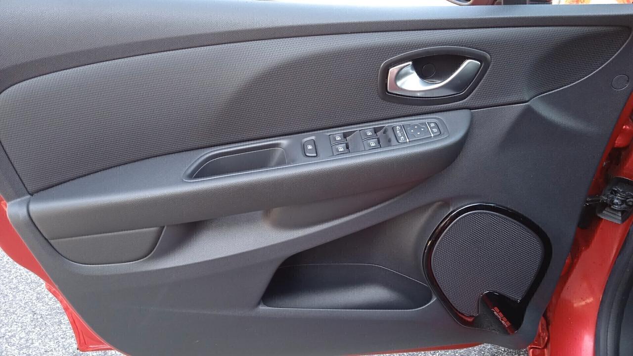 Renault Clio TCe 12V 90CV Start&Stop 5 porte Energy Intens