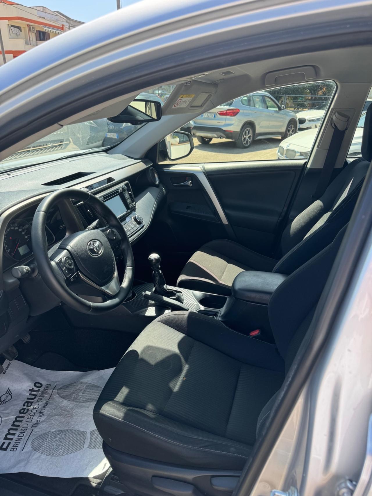 Toyota RAV 4 RAV4 2.0 D-4D 4WD Style White Ed.