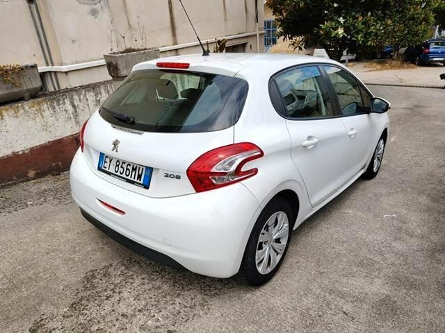 Peugeot 208 1.4 HDi 68 CV 5P Allure NEOPATENTATI
