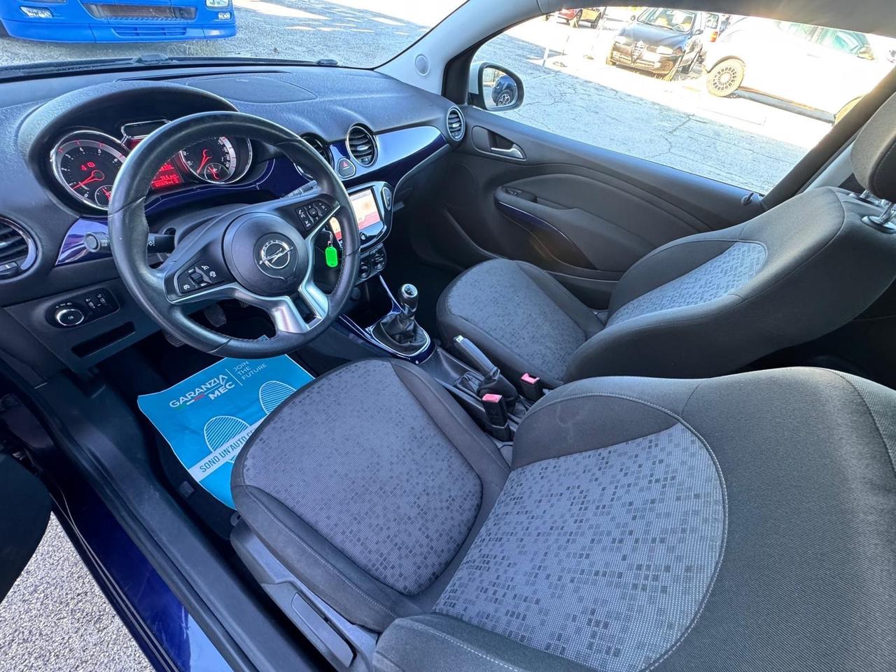 Opel Adam 1.2 Vr -6 Limited edition