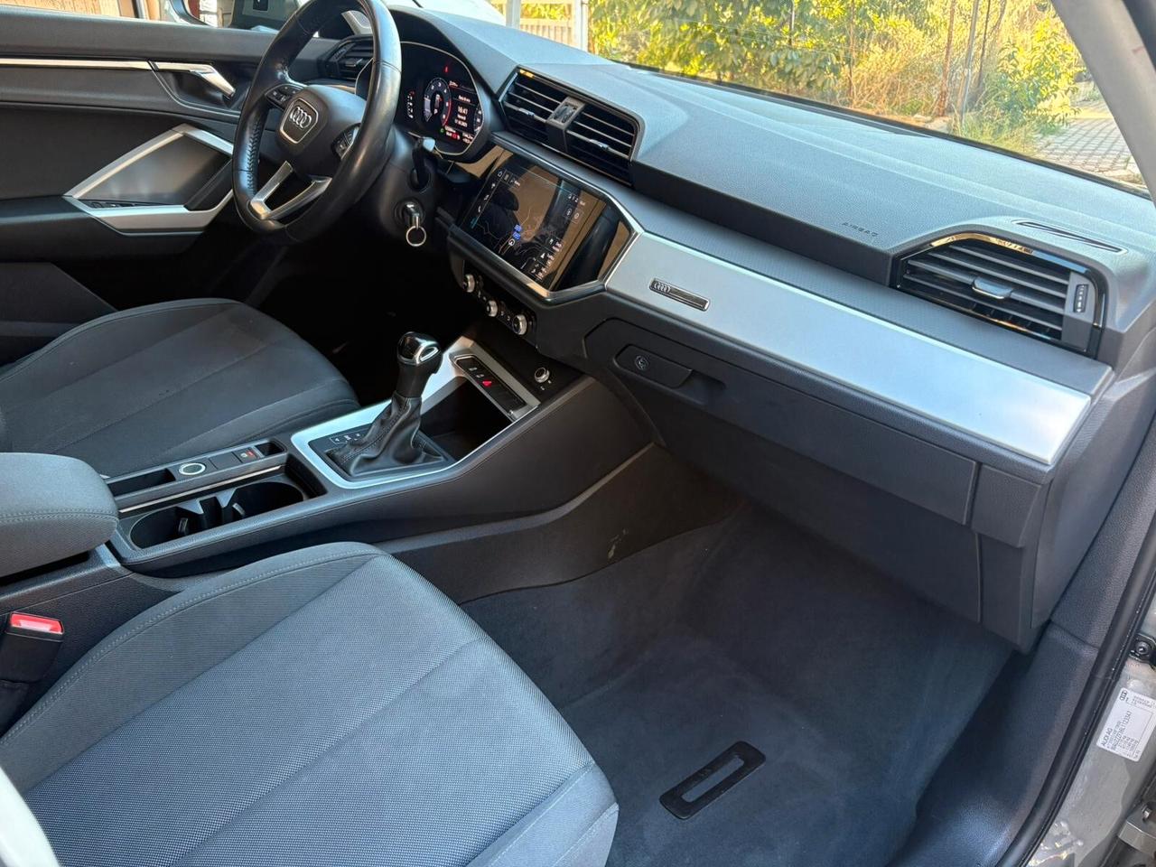 Audi Q3 35 TDI S tronic Business