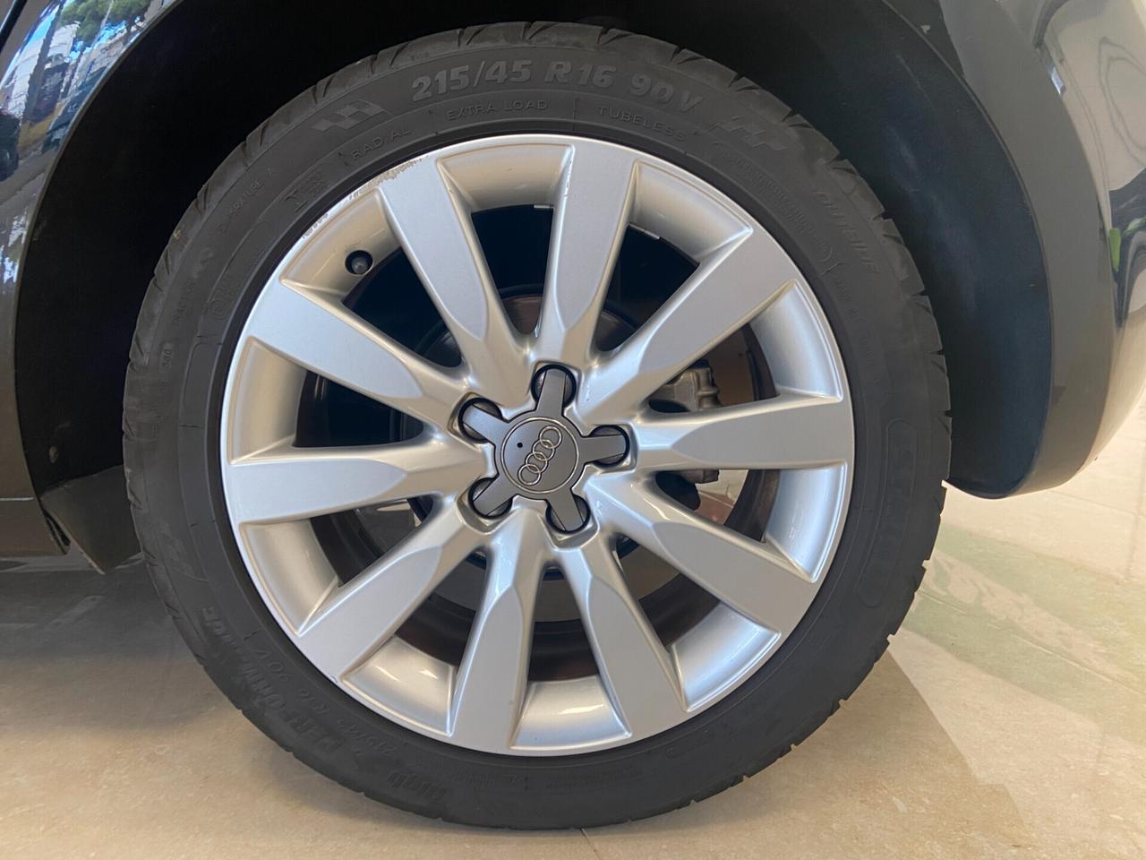 Audi A1 1.2 TFSI Attraction x neopatentati