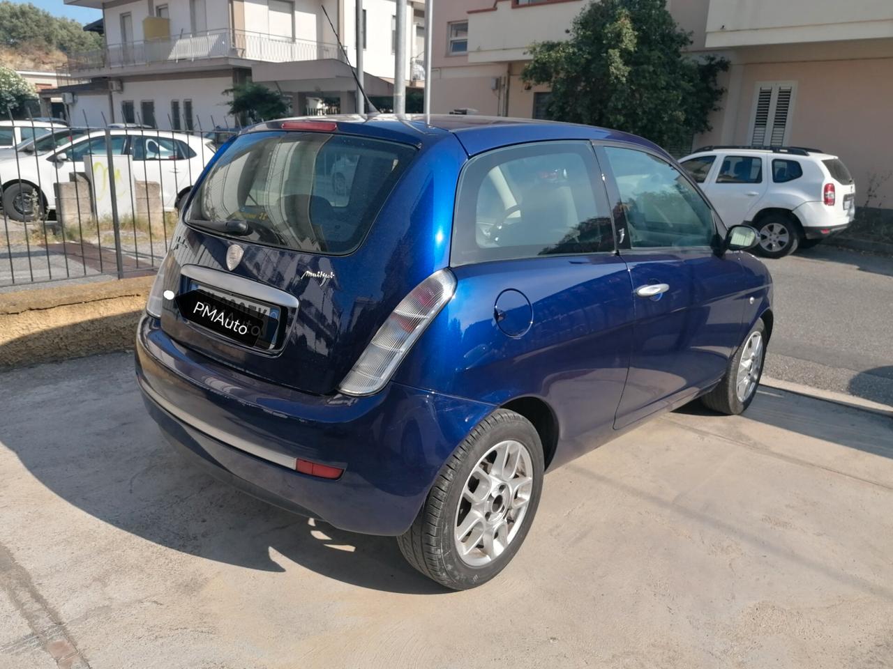 Lancia Ypsilon 1.3 MJT 90 CV Blue&Me