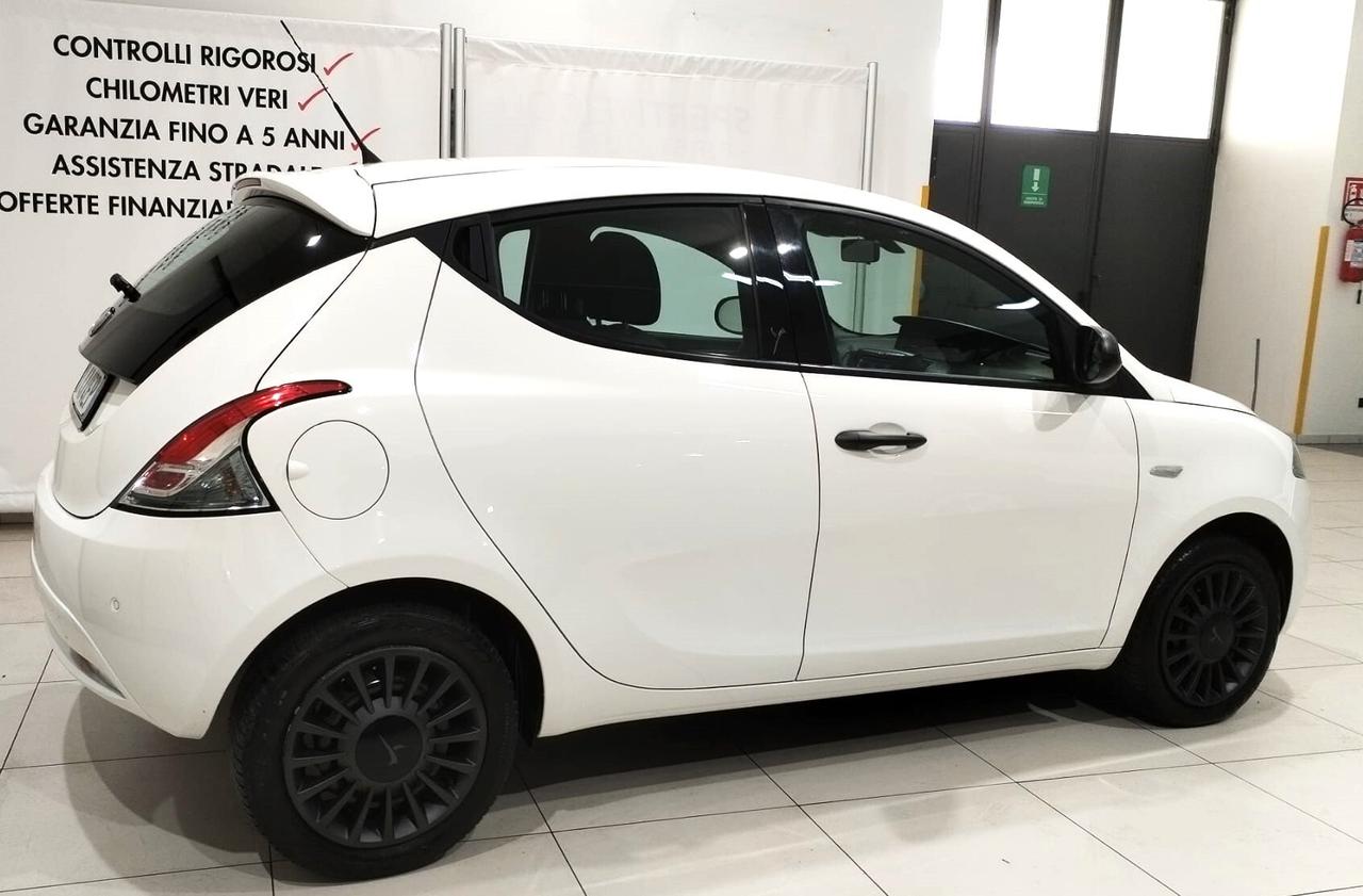 Lancia Ypsilon 1.2 69 CV 5 porte Unyca