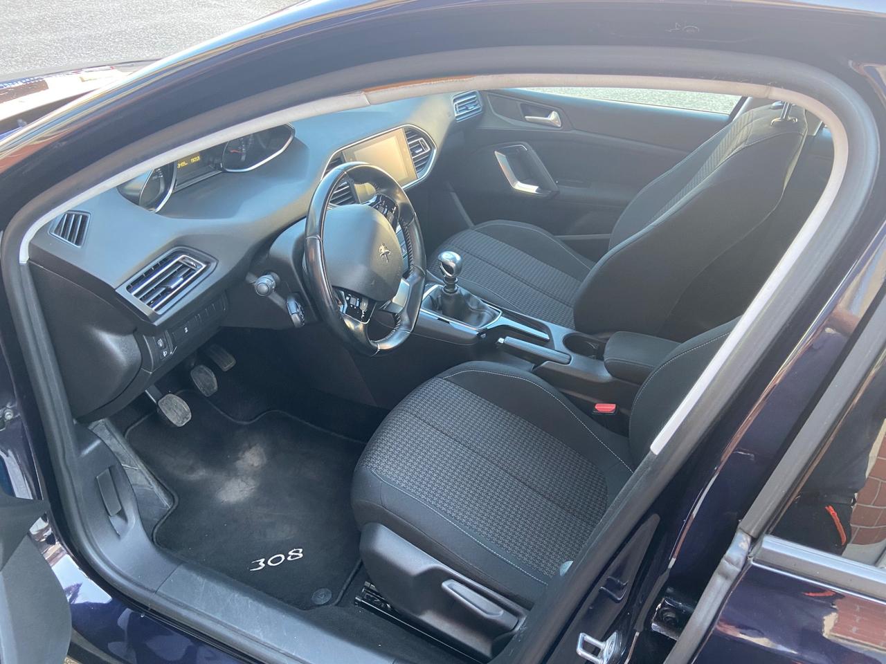 Peugeot 308 BlueHDi 120 S&S EAT6 SW Allure