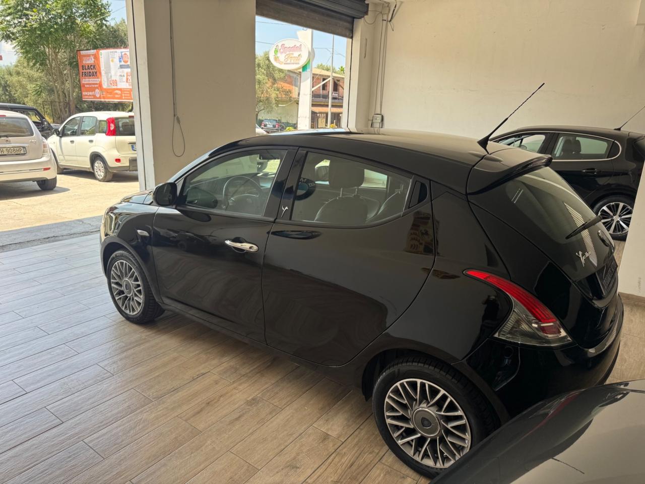 Lancia Ypsilon 1.2 69 CV 5 porte S&S Platinum
