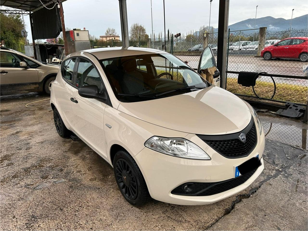 Lancia Ypsilon 1.2 69 CV 5 porte GPL Ecochic Monogram