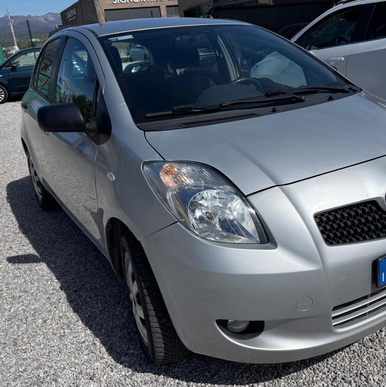 Toyota Yaris 1.0 5 porte Now