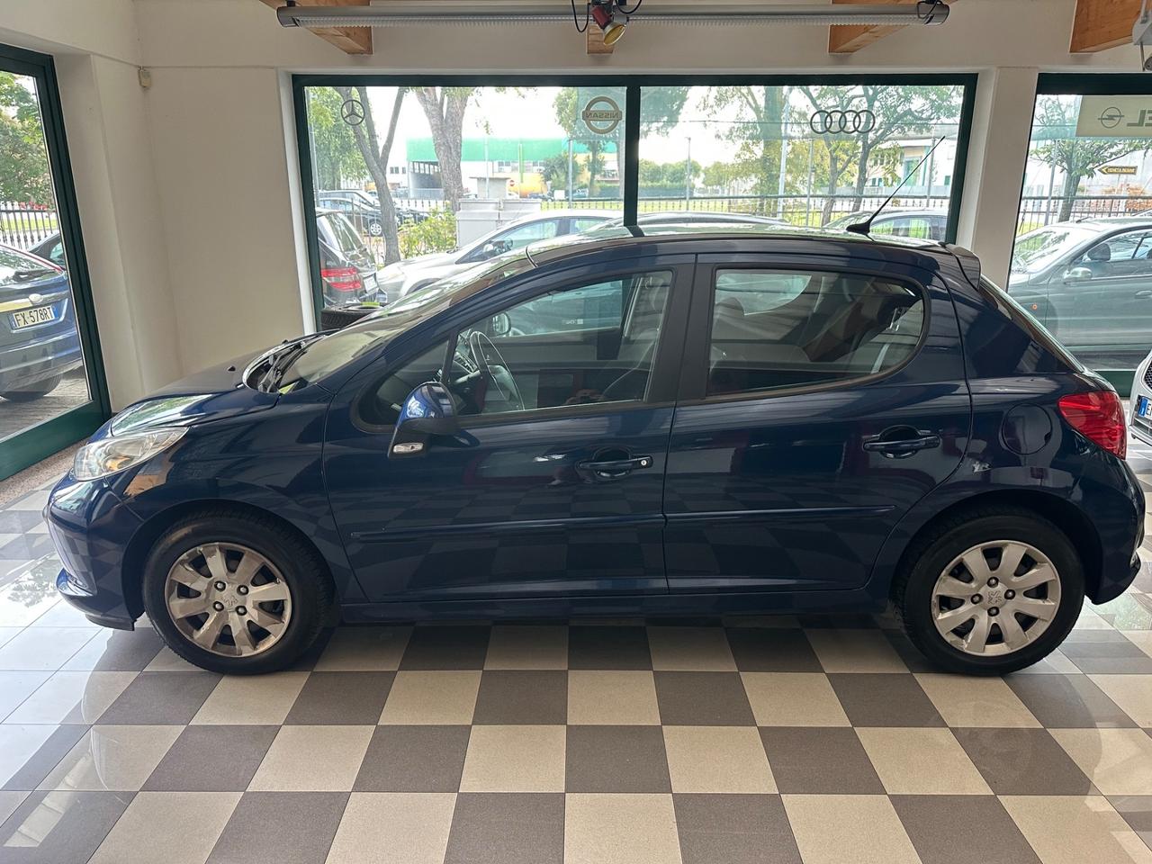 Peugeot 207 1.4 8V 75CV 5p. X Line