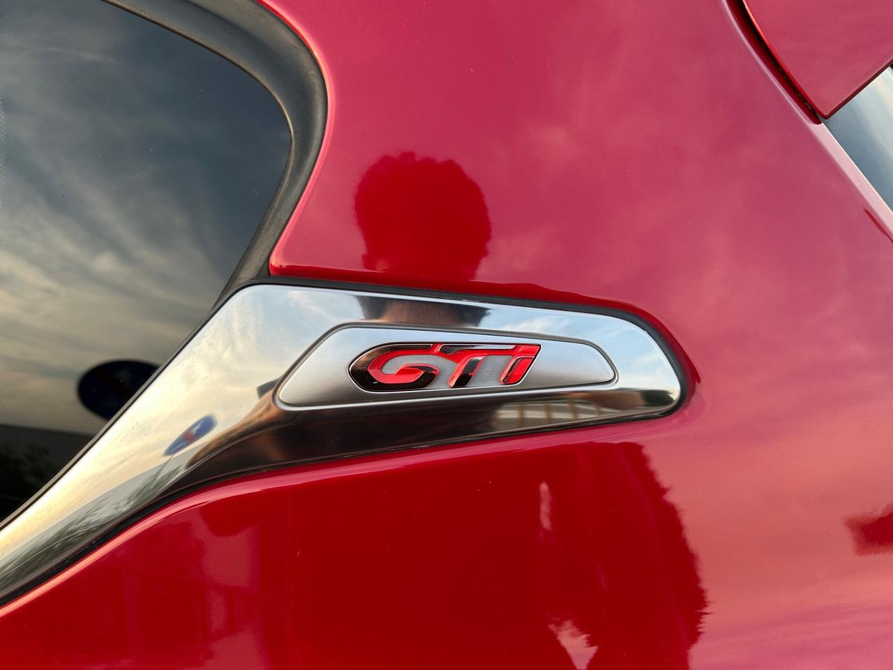 Peugeot 208 GTi - 2015 1.6 THP 200 CV 77.000 KM