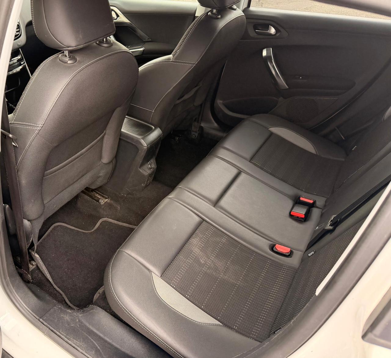 Peugeot 2008 BlueHDi 100 Allure