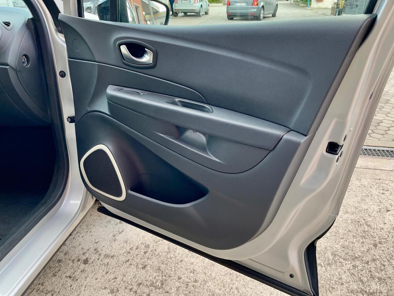 Renault Captur EXPERIENCE