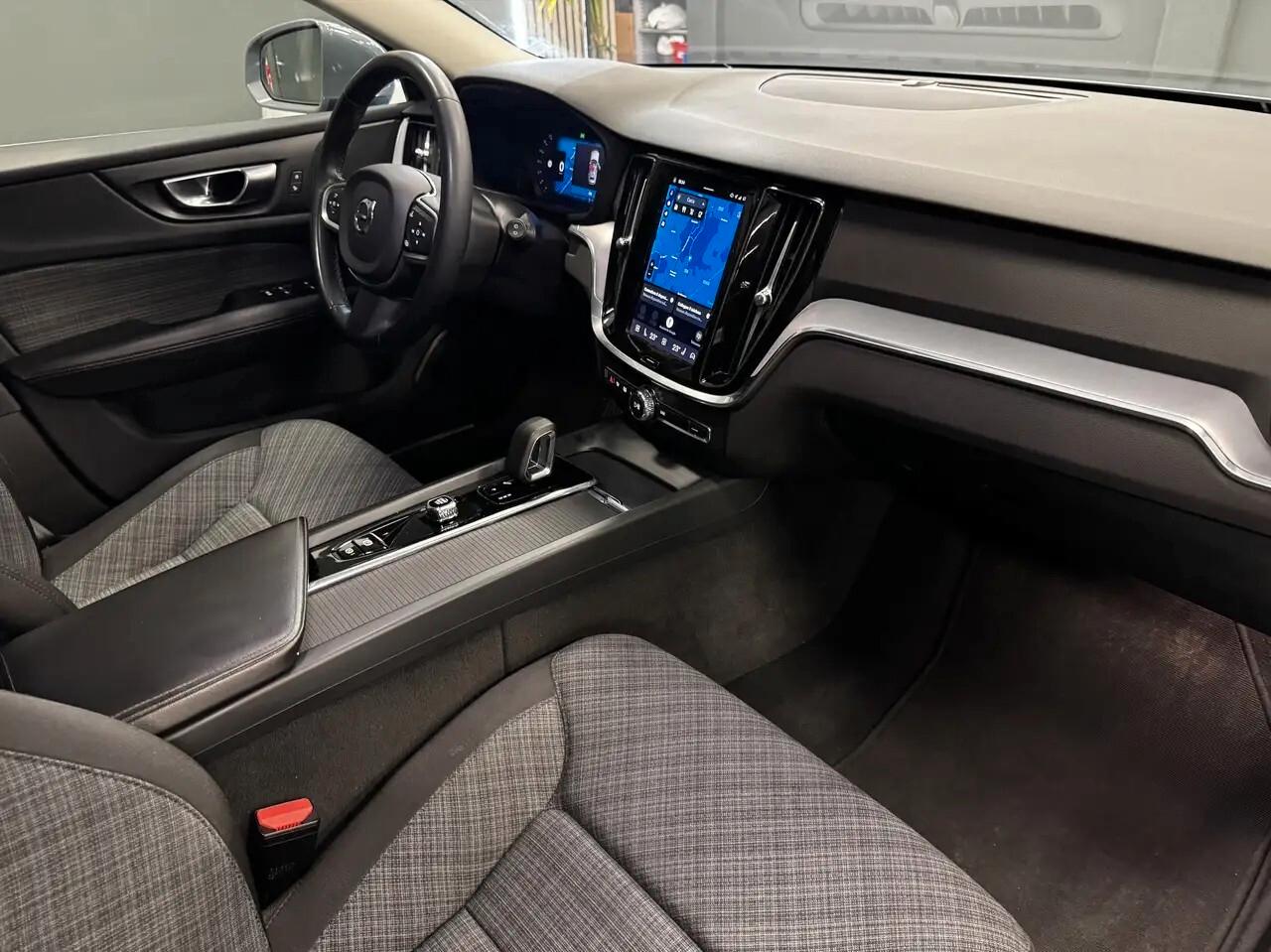 Volvo V60 B4 (d) automatico Core