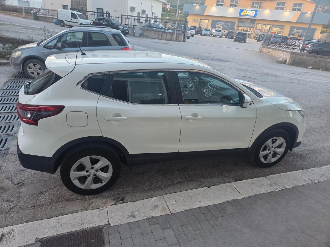 NISSAN QASHQAI ANNO 2018 SOLI KM 100000 CERTIFICATI