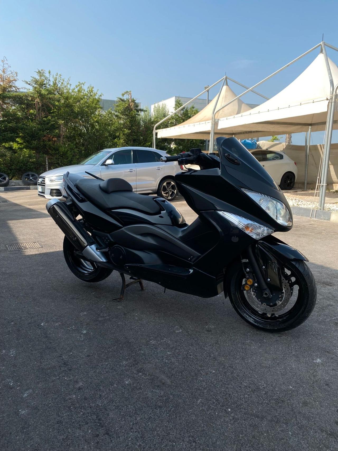 YAMAHA T MAX 500 BLACK