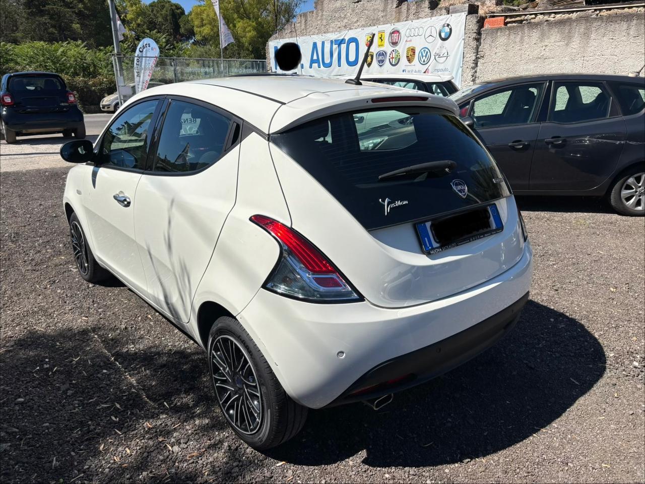 Lancia Ypsilon 1.0 FireFly 5 porte S&S Hybrid Alberta Ferretti