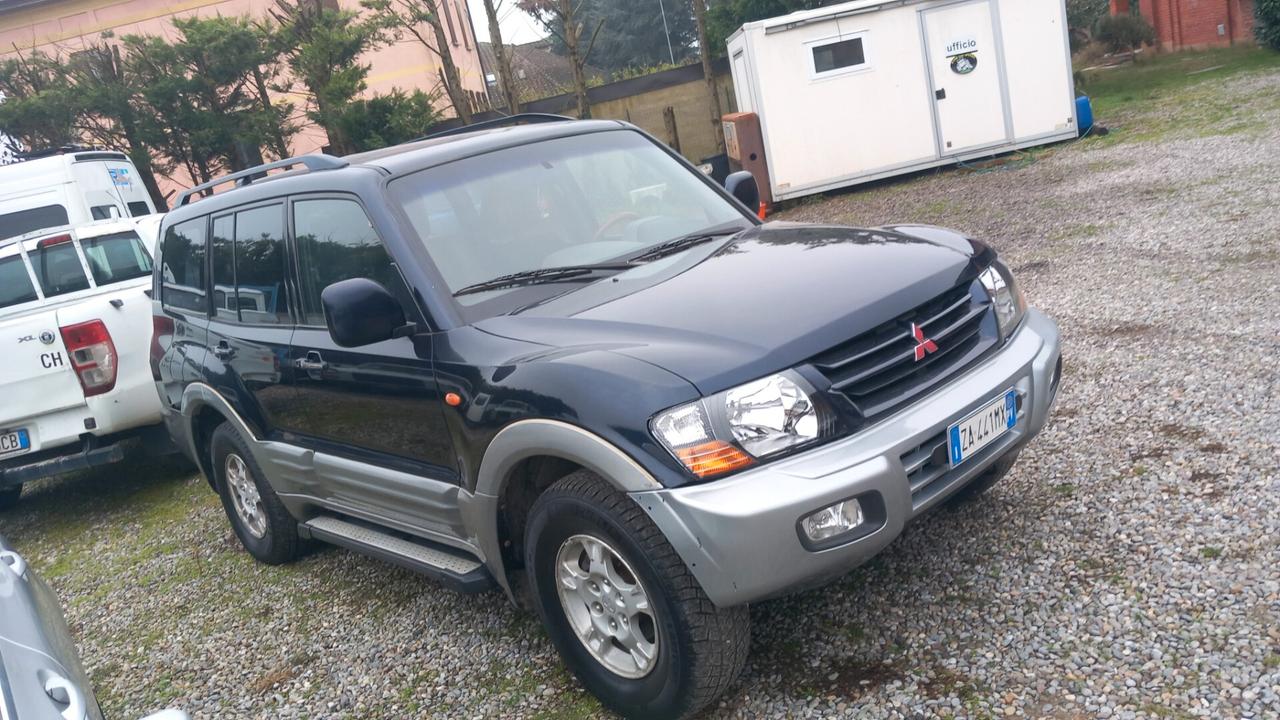 Mitsubishi Pajero 3.2 16V DI-D 5p. GLS1 7 posti