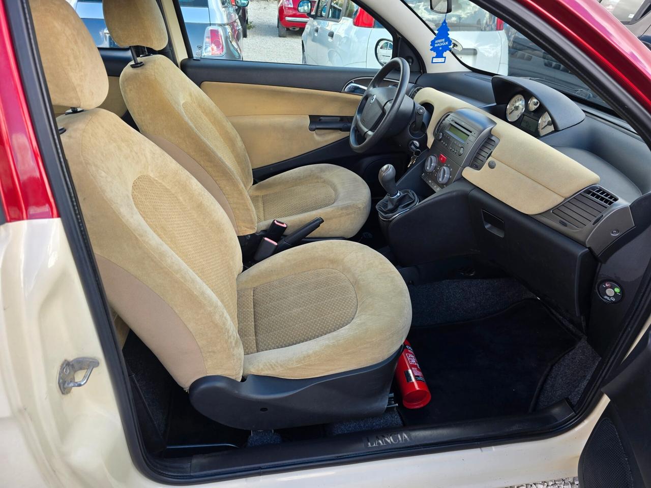 Lancia Ypsilon 1.3 MJT 75 CV Argento