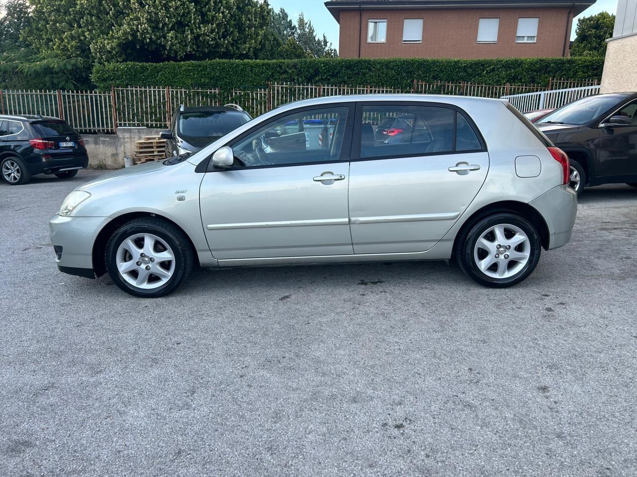 Toyota Corolla 1.4 D-4D Cambio automatico 5 porte