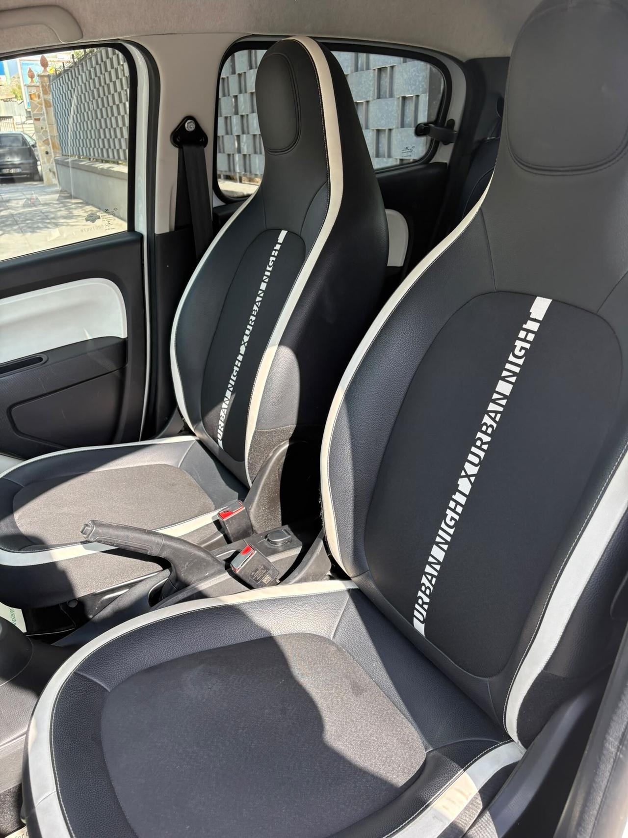 Renault Twingo 1.0 cambio automatico