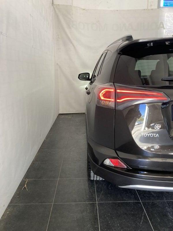 Toyota RAV4 Rav4 2.0 d-4d Lounge 2wd mt my17