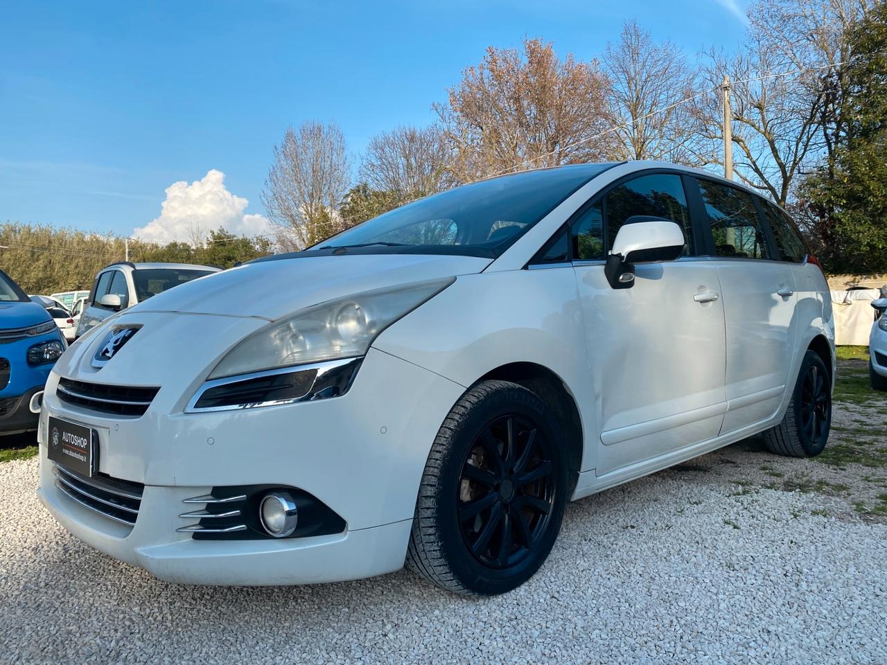 PEUGEOT - 5008 - 1.6 8V e-HDi 112CV S.&S. c.r. Fel. - FINANZIABILE