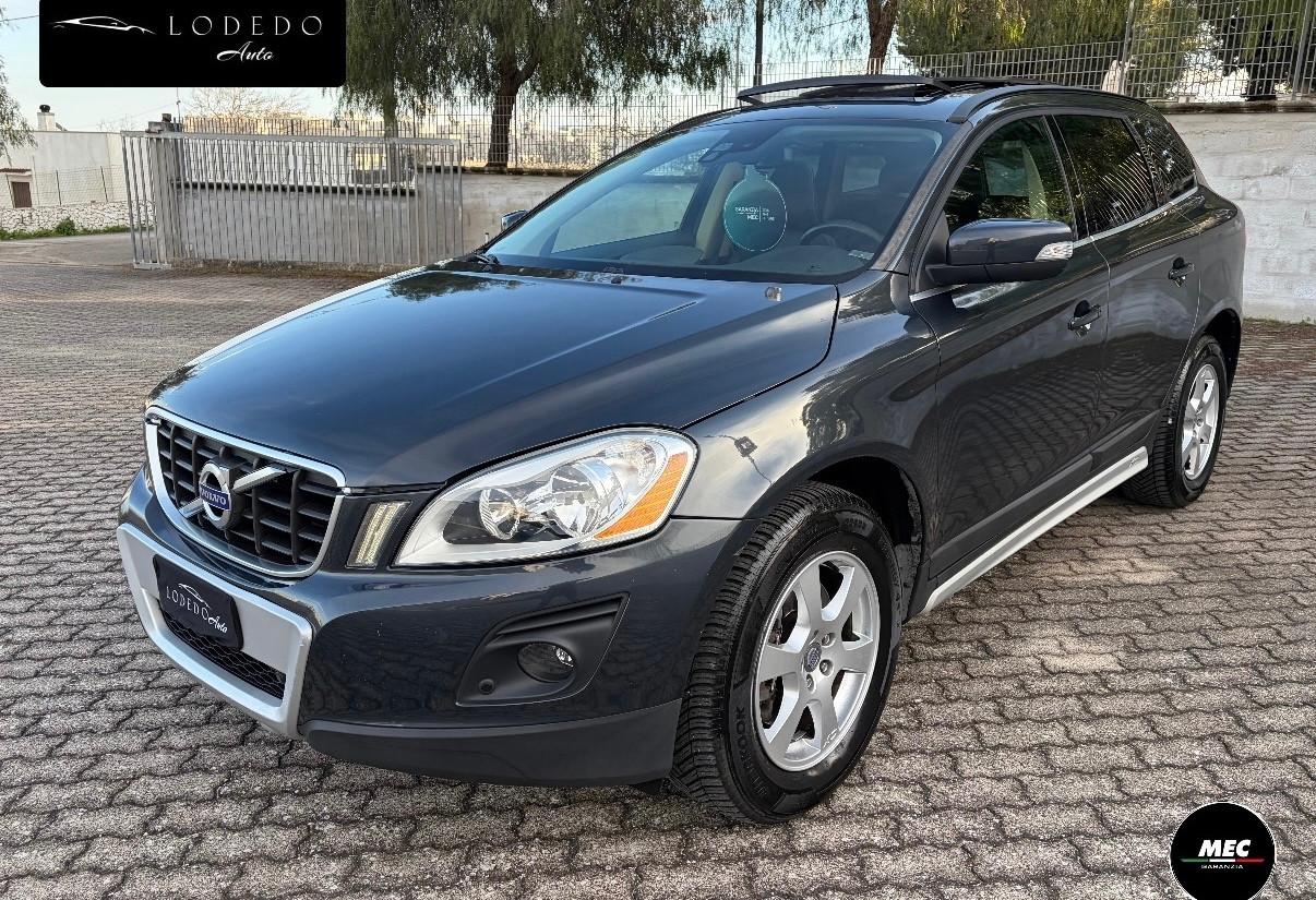 Volvo XC60 2.4 D5 Momentum “Tetto apribile” full optional
