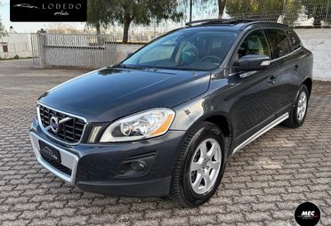 Volvo XC60 D5 Momentum “Tetto apribile” full optional