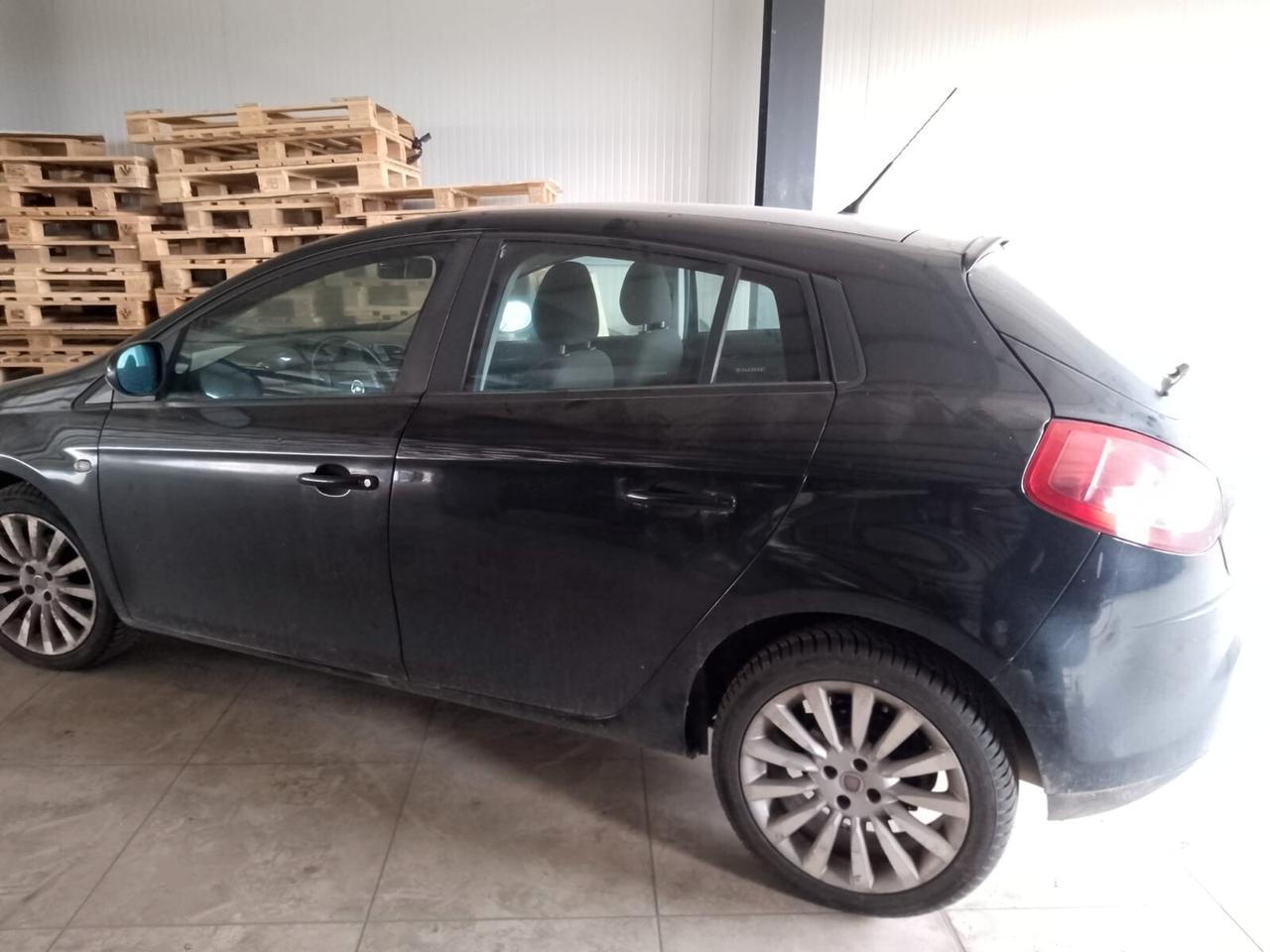 Fiat Bravo 1.6 MJT 105 CV Dynamic-DA RIFARE LA GUARNIZIONE DELLA TESTATA-NON CAMMINA