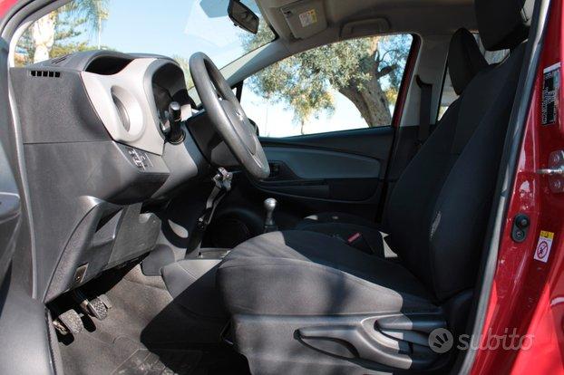 Toyota Yaris 1.0 5p. 69cv x neopatentati active