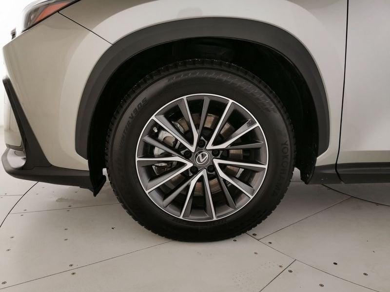 Lexus NX 450h+ 2.5 phev Premium 4wd e-cvt